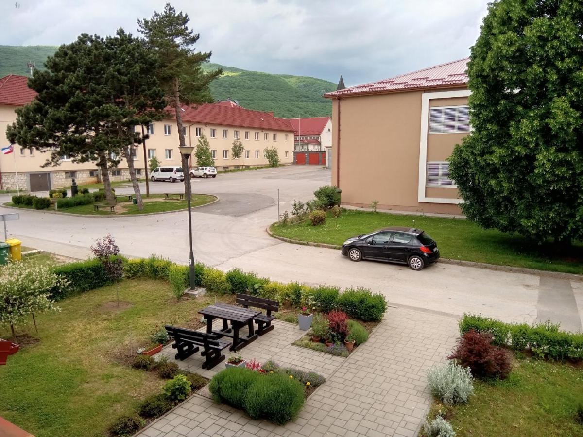 Apartmán Apartman Tomic Korenica Exteriér fotografie